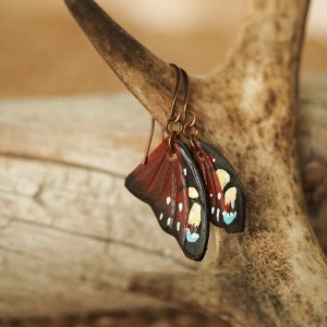 Neitoperhos-korvakorut