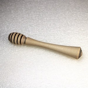 Puinen hunajahyrrä koivusta