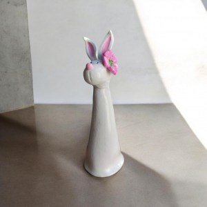 Jänes kukka korvan takana